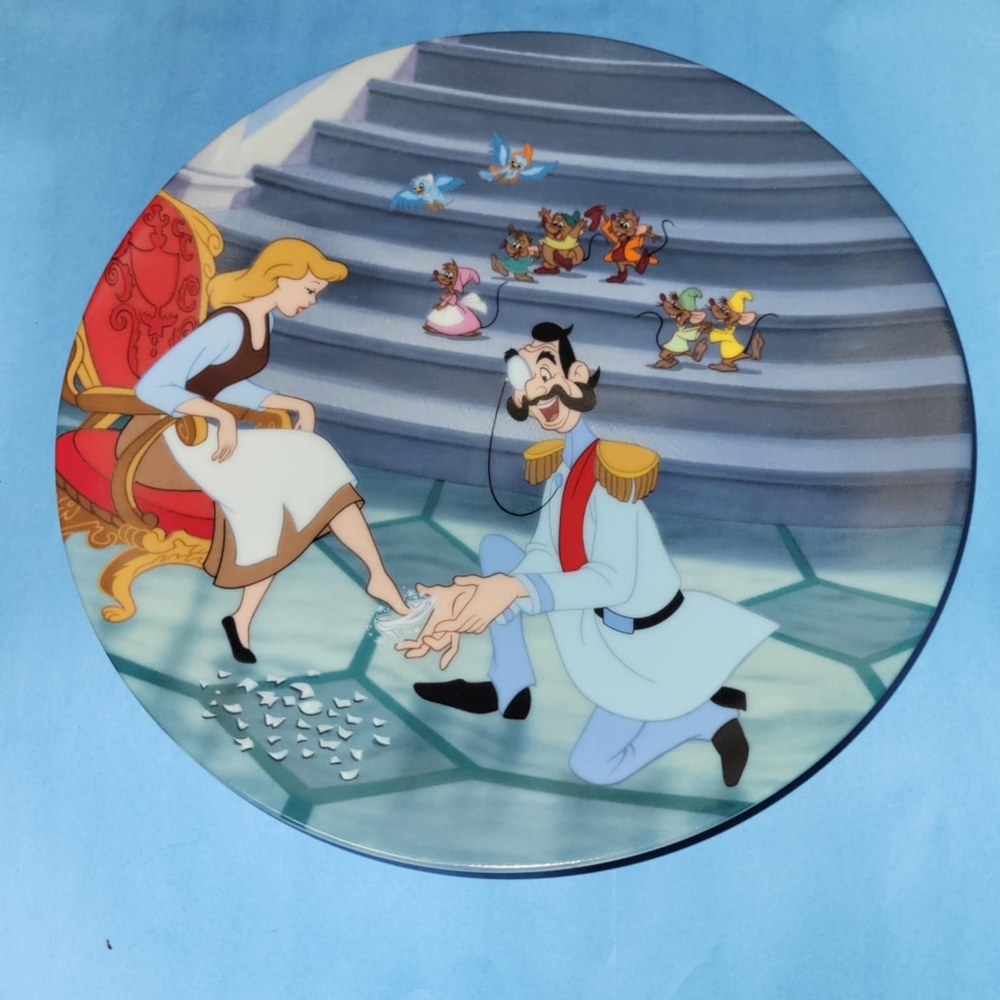 Knowles 'If the Shoe Fits' Decorative Plate